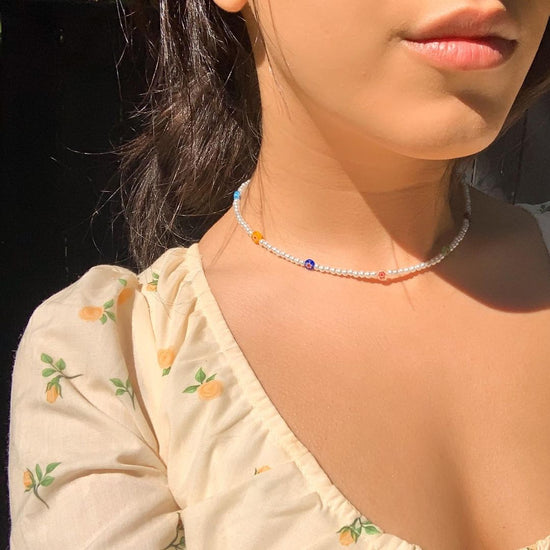 Load image into Gallery viewer, Pearly Fiori Necklace

